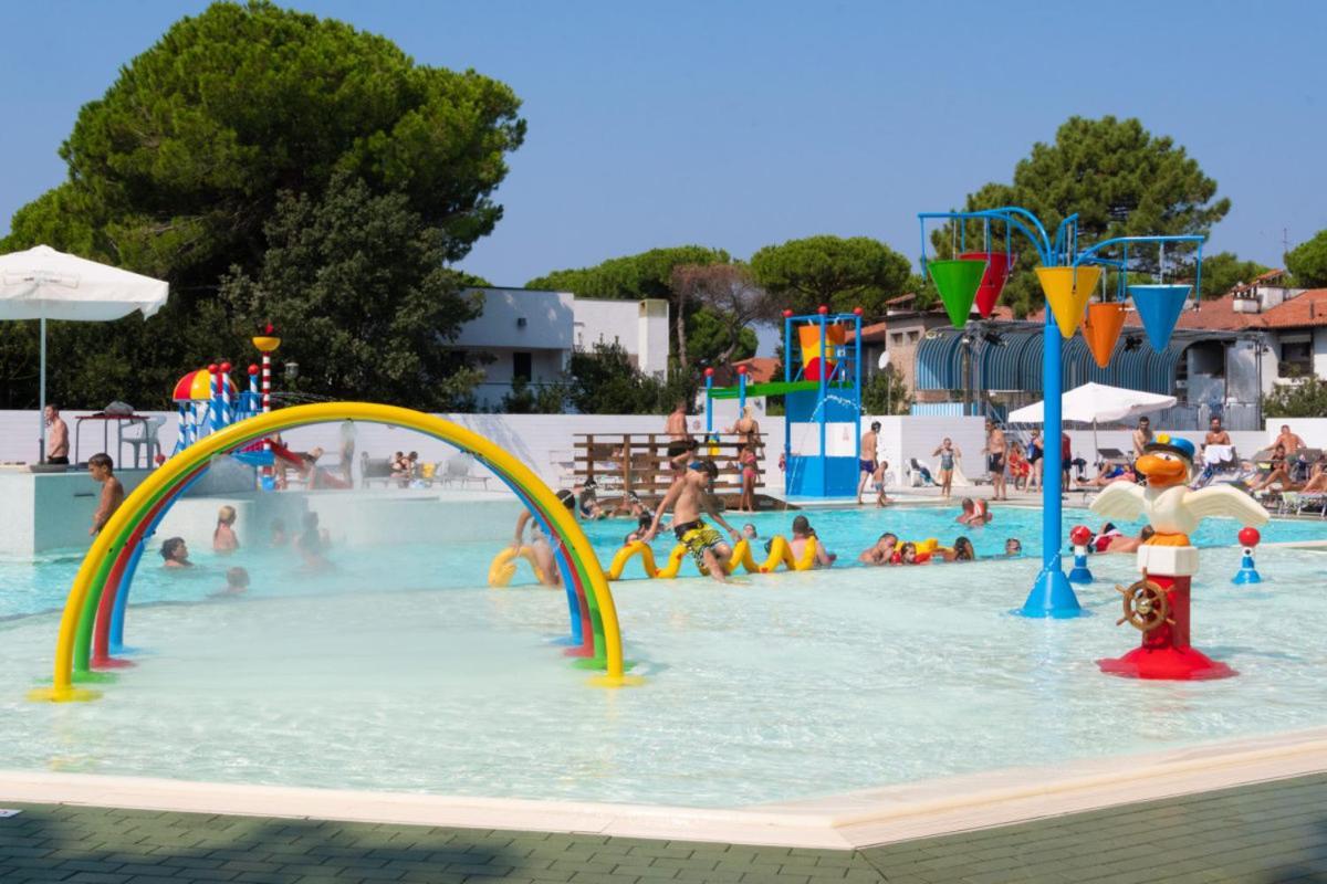 Mipro Mobilhome 6 Lido di Spina Luaran gambar